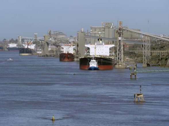 THEY ASK THE GOVERNMENT TO GUARANTEE THE NAVIGABILITY OF THE WATERWAY