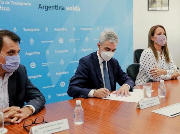 ARGENTINA SIGNS TRANSPARENCY COMMITMENT WITH THE OECD TO TENDER THE PARANÁ-PARAGUAY WATERWAY